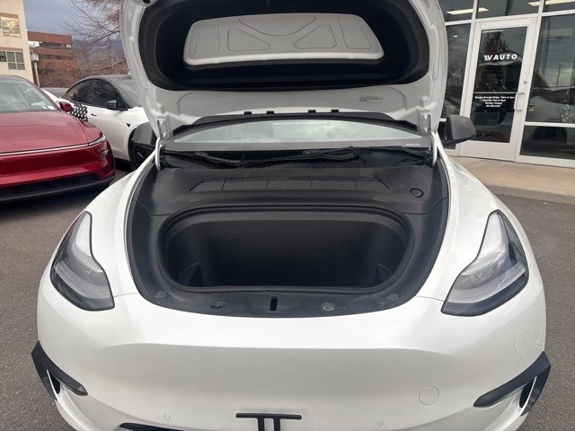 2022 Tesla Model Y Performance - Image 15 of 19
