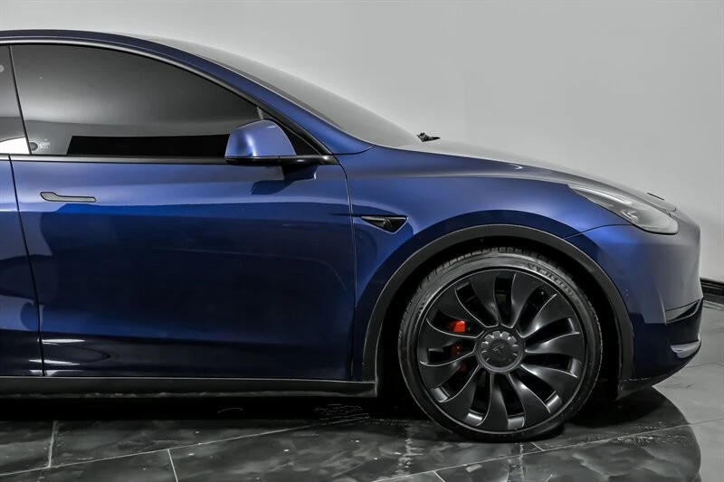 2022 Tesla Model Y Performance - Image 12 of 21