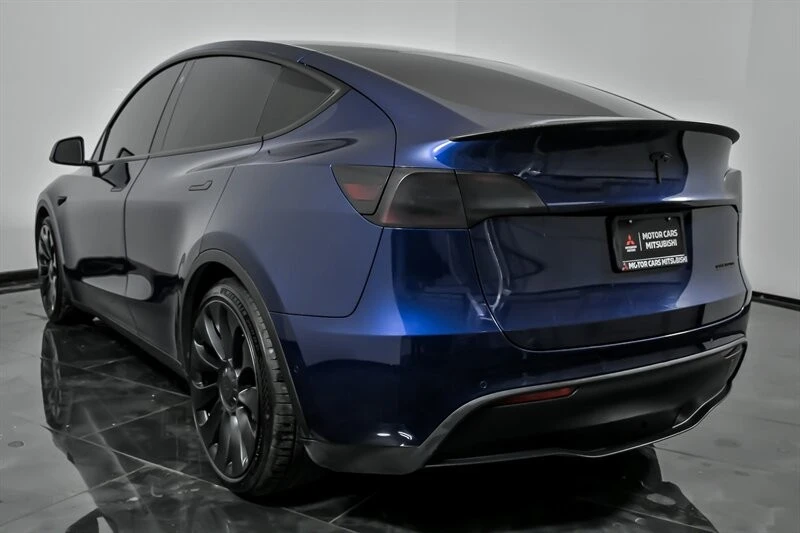 2022 Tesla Model Y Performance - Image 8 of 21