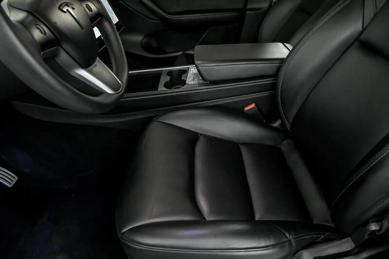 2022 Tesla Model Y Performance - Image 17 of 21