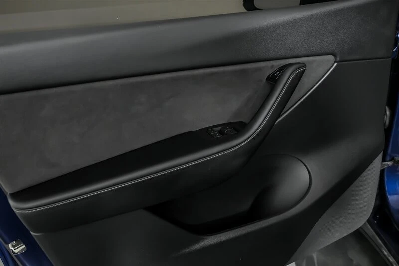2022 Tesla Model Y Performance - Image 15 of 21