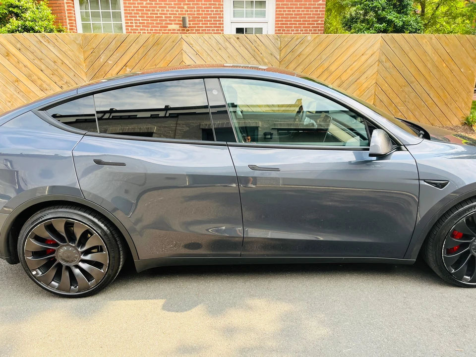 2022 Tesla Model Y Performance - Image 26 of 31