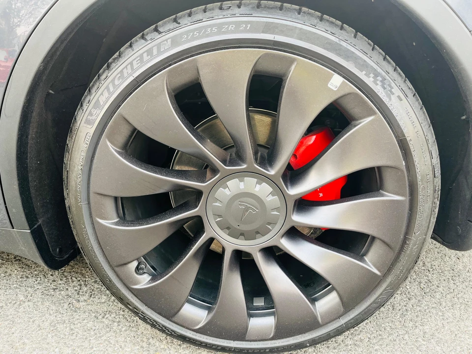 2022 Tesla Model Y Performance - Image 29 of 31