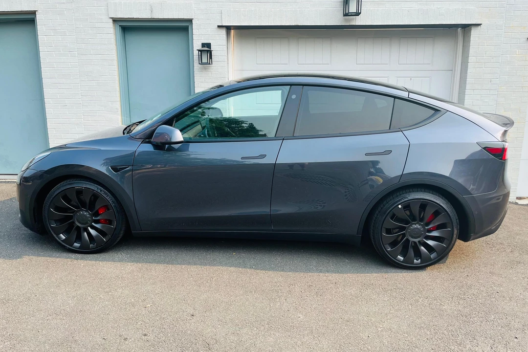 2022 Tesla Model Y Performance - Image 3 of 31