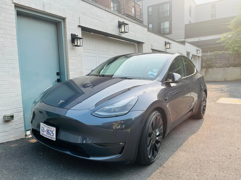 2022 Tesla Model Y Performance - Image 8 of 31