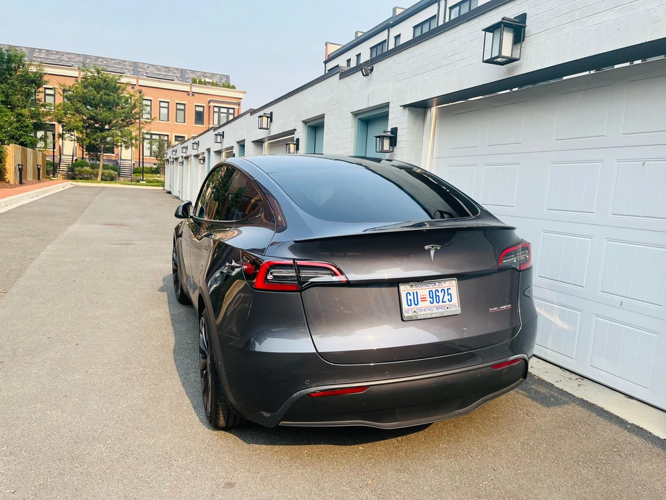 2022 Tesla Model Y Performance - Image 10 of 31