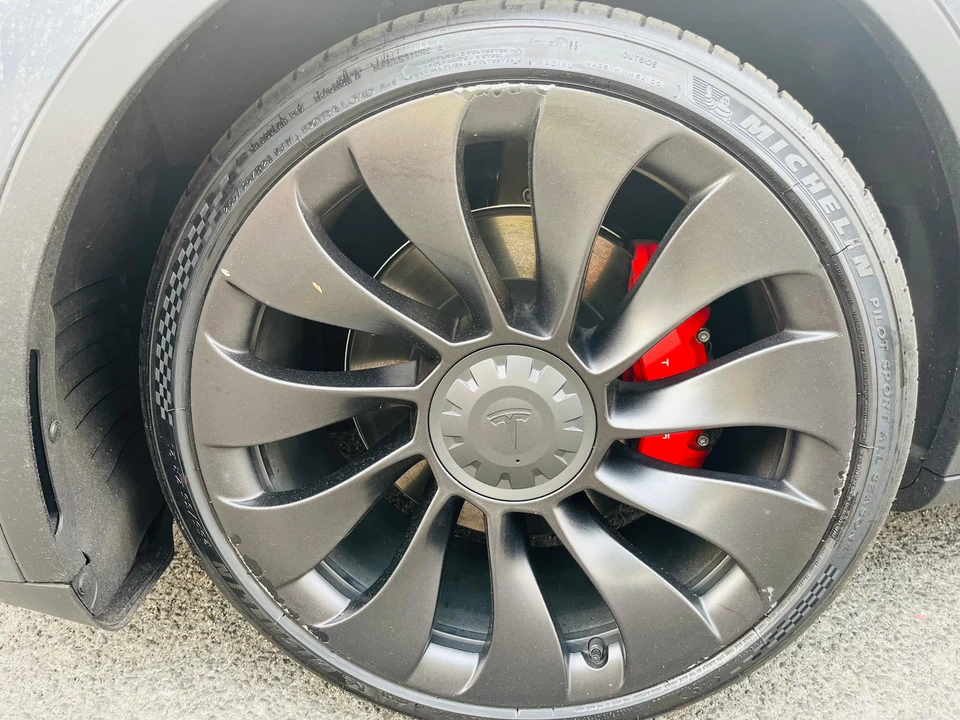 2022 Tesla Model Y Performance - Image 28 of 31