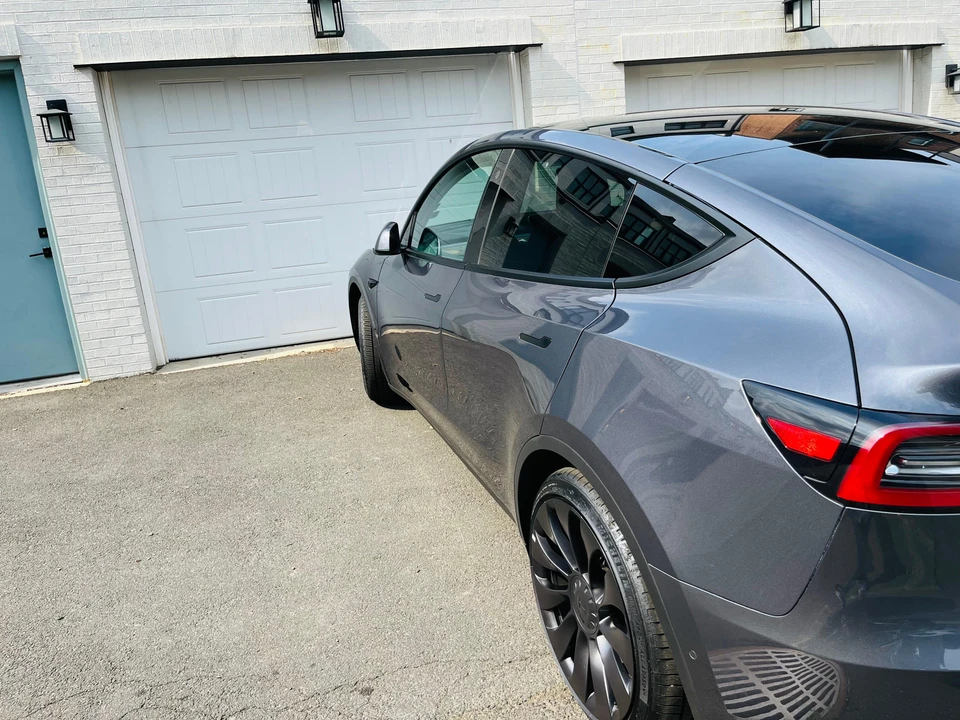 2022 Tesla Model Y Performance - Image 23 of 31