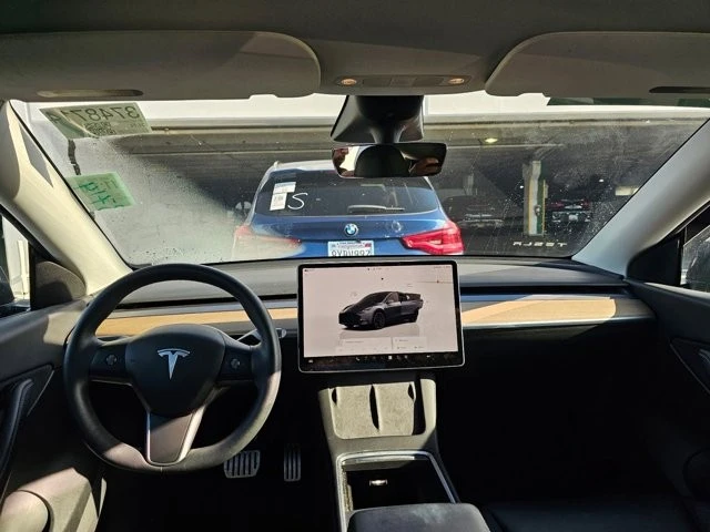 2022 Tesla Model Y Performance - Image 8 of 14