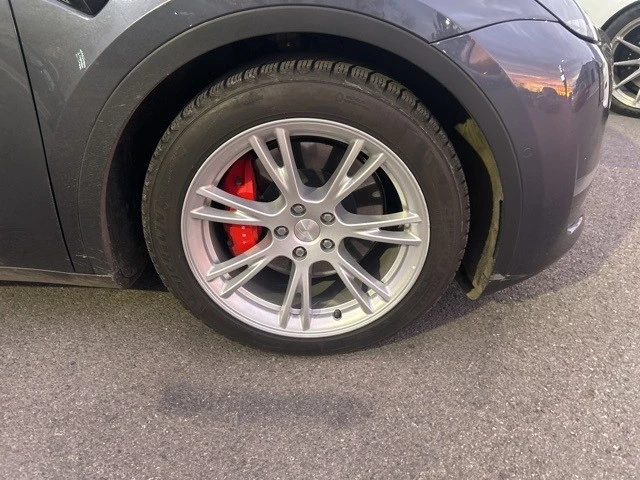 2022 Tesla Model Y Performance - Image 10 of 21