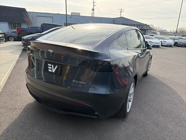 2022 Tesla Model Y Performance - Image 8 of 21