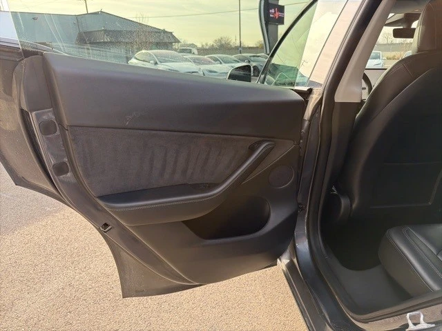 2022 Tesla Model Y Performance - Image 14 of 21