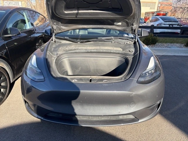 2022 Tesla Model Y Performance - Image 14 of 21