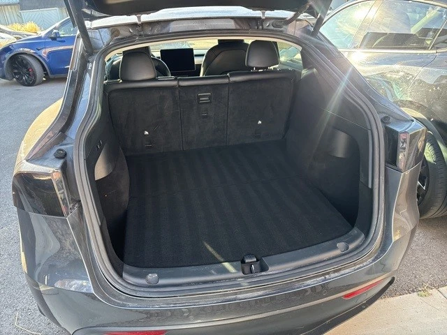 2022 Tesla Model Y Performance - Image 18 of 21