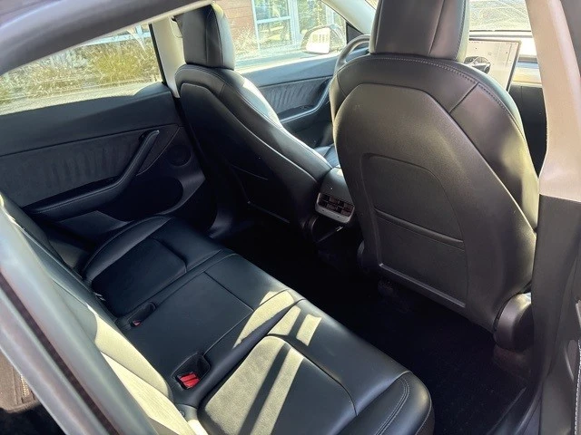 2022 Tesla Model Y Performance - Image 19 of 21