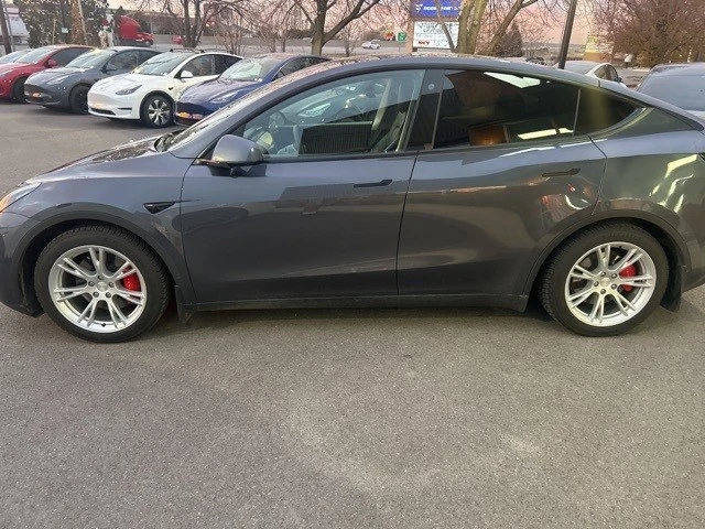2022 Tesla Model Y Performance - Image 5 of 21
