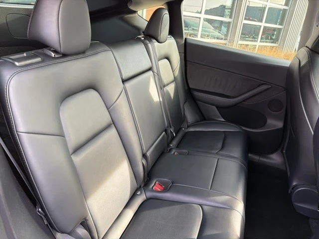 2022 Tesla Model Y Performance - Image 20 of 21
