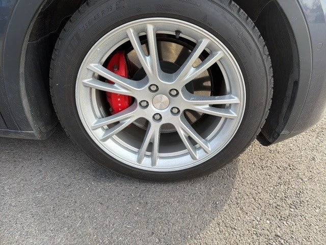 2022 Tesla Model Y Performance - Image 10 of 21