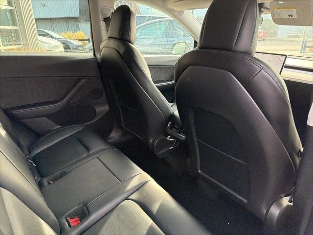 2022 Tesla Model Y Performance - Image 19 of 21