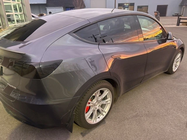 2022 Tesla Model Y Performance - Image 8 of 21