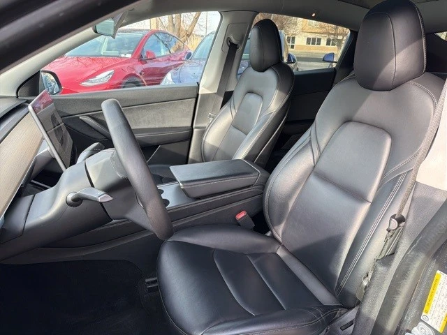 2022 Tesla Model Y Performance - Image 13 of 21