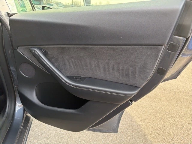 2022 Tesla Model Y Performance - Image 18 of 21