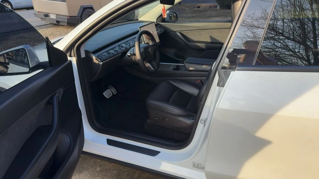 2022 Tesla Model Y Performance - Image 5 of 6