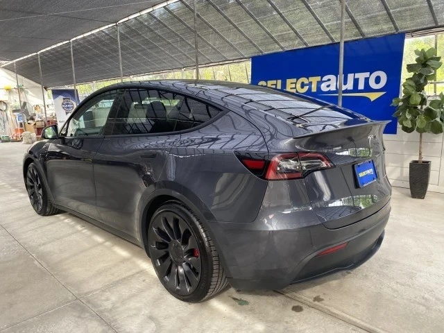 2022 Tesla Model Y Performance - Image 17 of 21