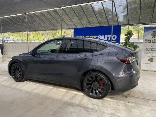 2022 Tesla Model Y Performance - Image 15 of 21