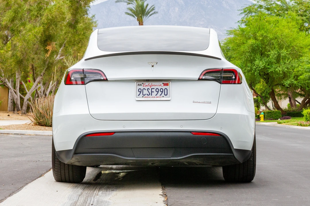 2022 Tesla Model Y Performance - Image 5 of 31
