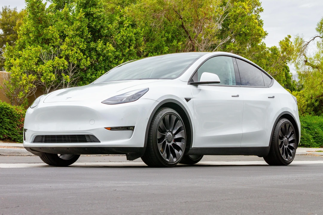 2022 Tesla Model Y Performance - Image 6 of 31