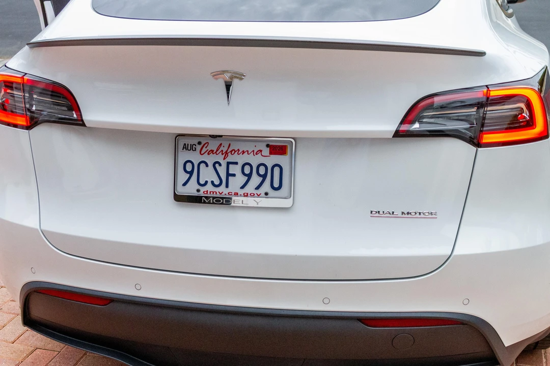 2022 Tesla Model Y Performance - Image 22 of 31