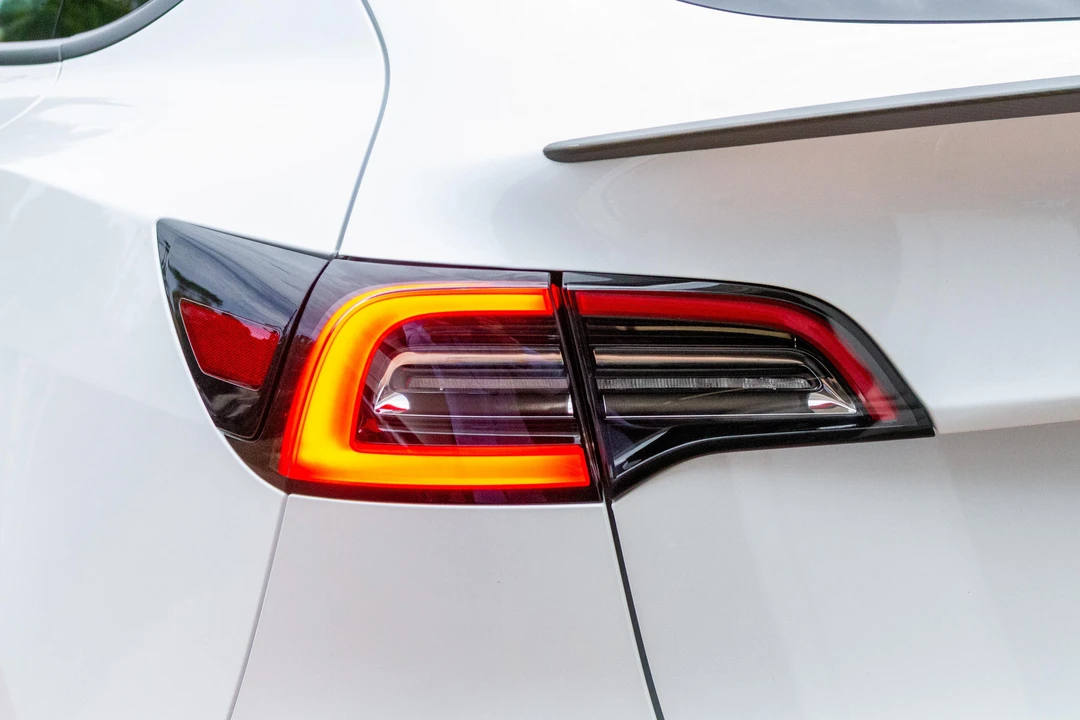 2022 Tesla Model Y Performance - Image 20 of 31