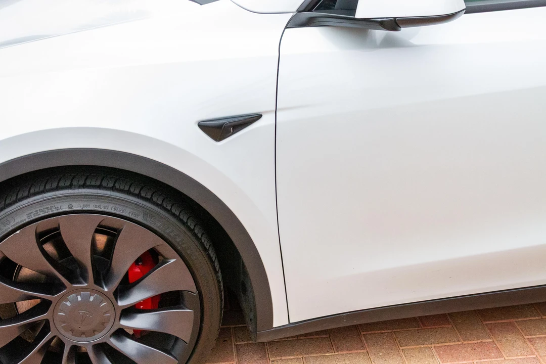 2022 Tesla Model Y Performance - Image 13 of 31