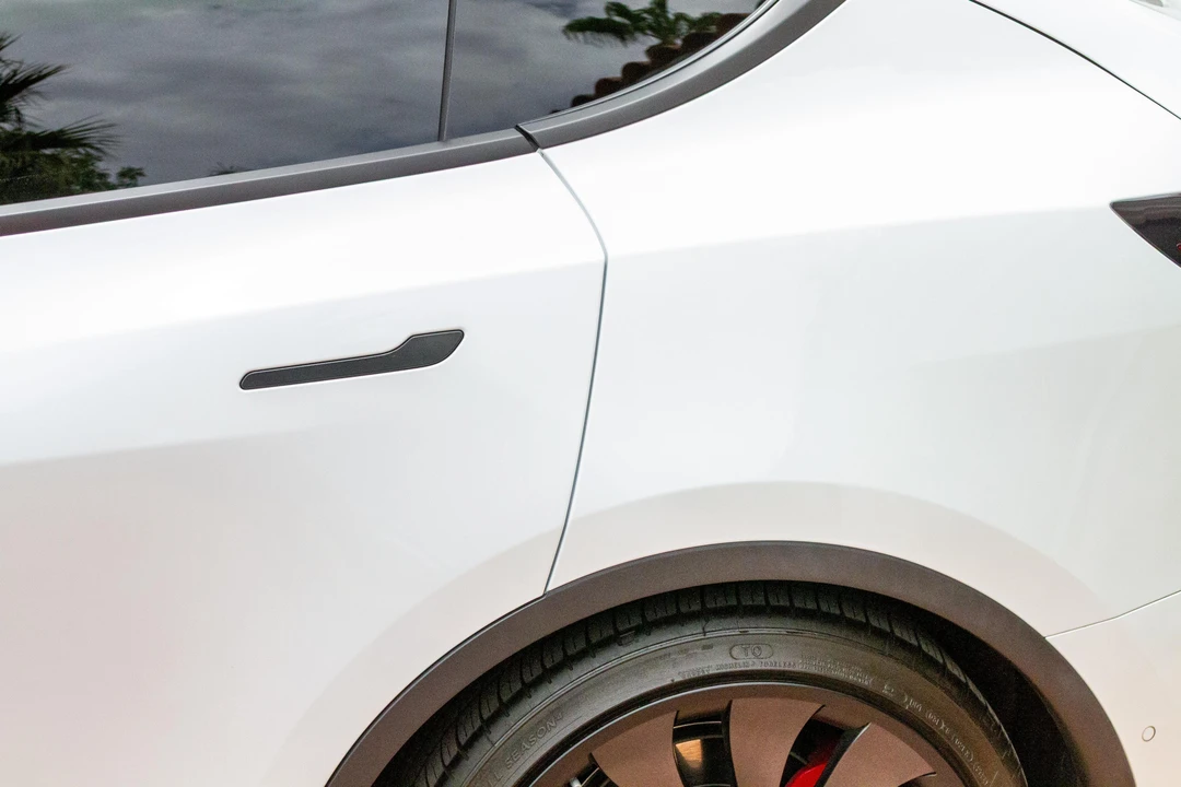 2022 Tesla Model Y Performance - Image 15 of 31