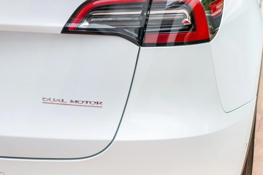 2022 Tesla Model Y Performance - Image 23 of 31
