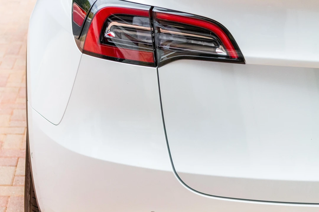 2022 Tesla Model Y Performance - Image 21 of 31