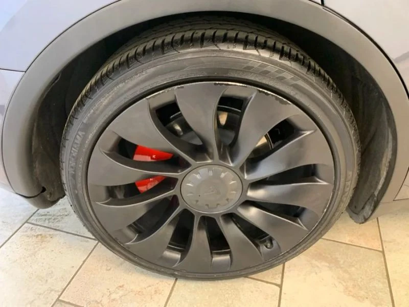 2022 Tesla Model Y Performance - Image 10 of 12