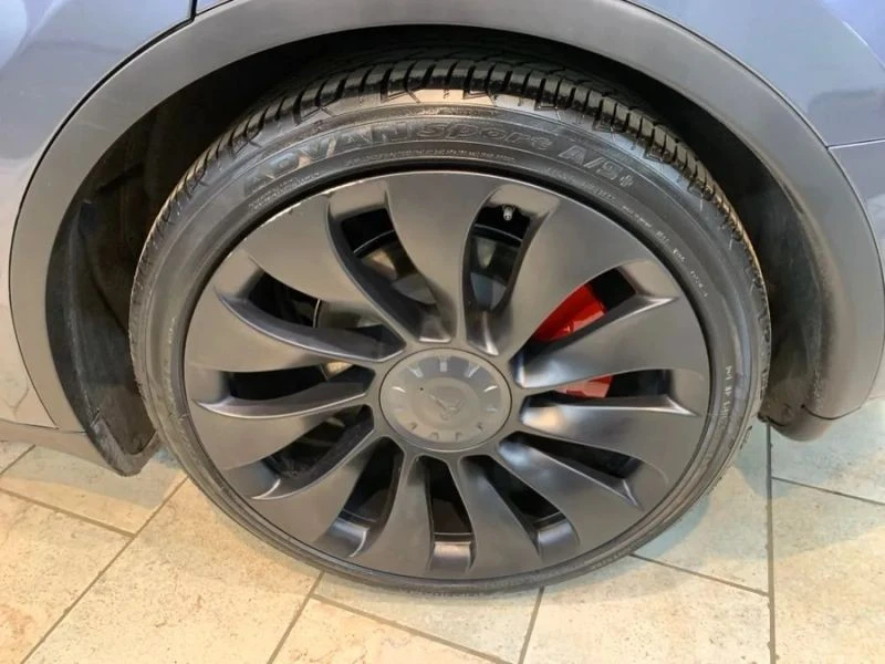 2022 Tesla Model Y Performance - Image 11 of 12