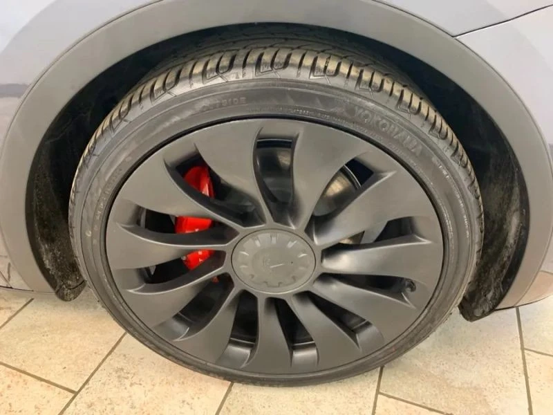 2022 Tesla Model Y Performance - Image 9 of 12