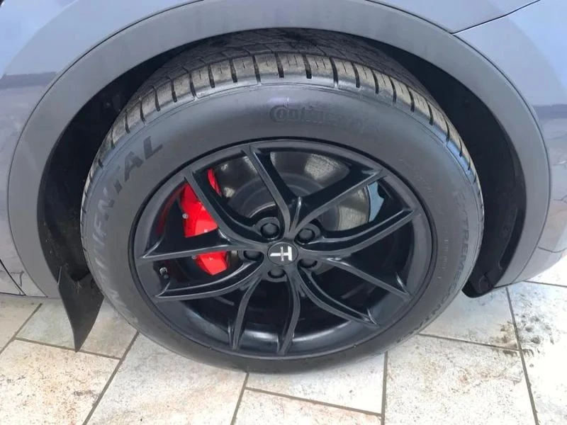 2022 Tesla Model Y Performance - Image 10 of 12