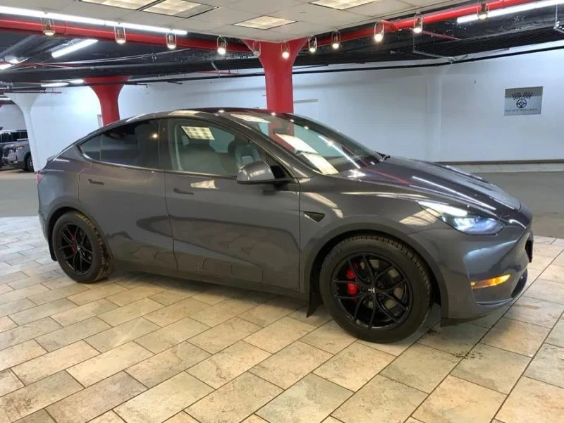 2022 Tesla Model Y Performance - Image 9 of 12