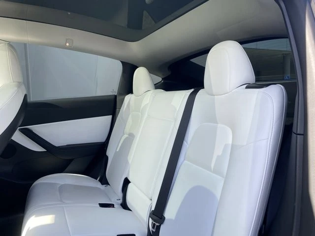 2022 Tesla Model Y Performance - Image 5 of 12