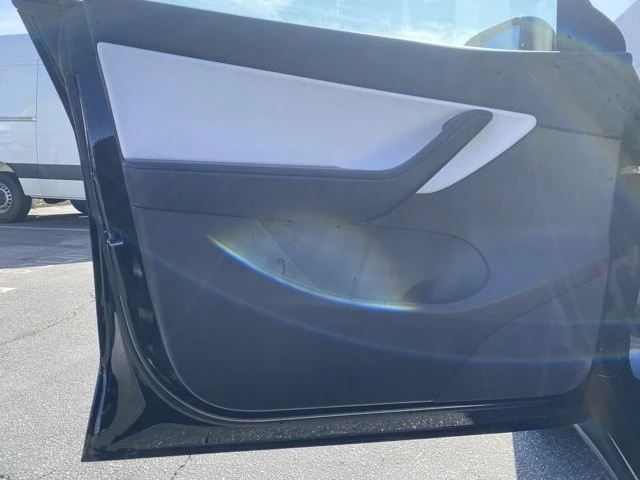 2022 Tesla Model Y Performance - Image 8 of 12