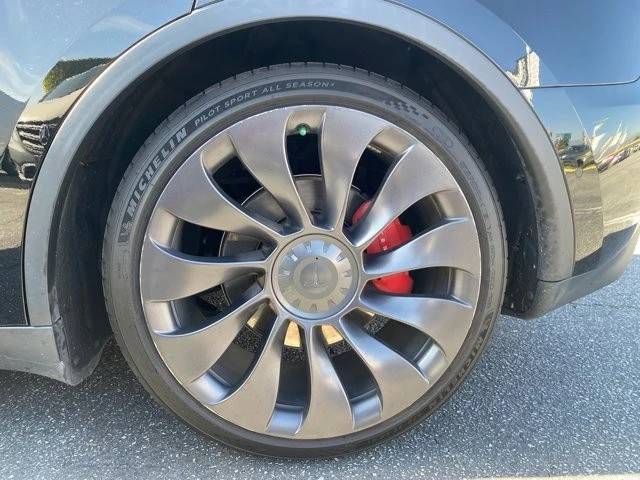 2022 Tesla Model Y Performance - Image 10 of 12
