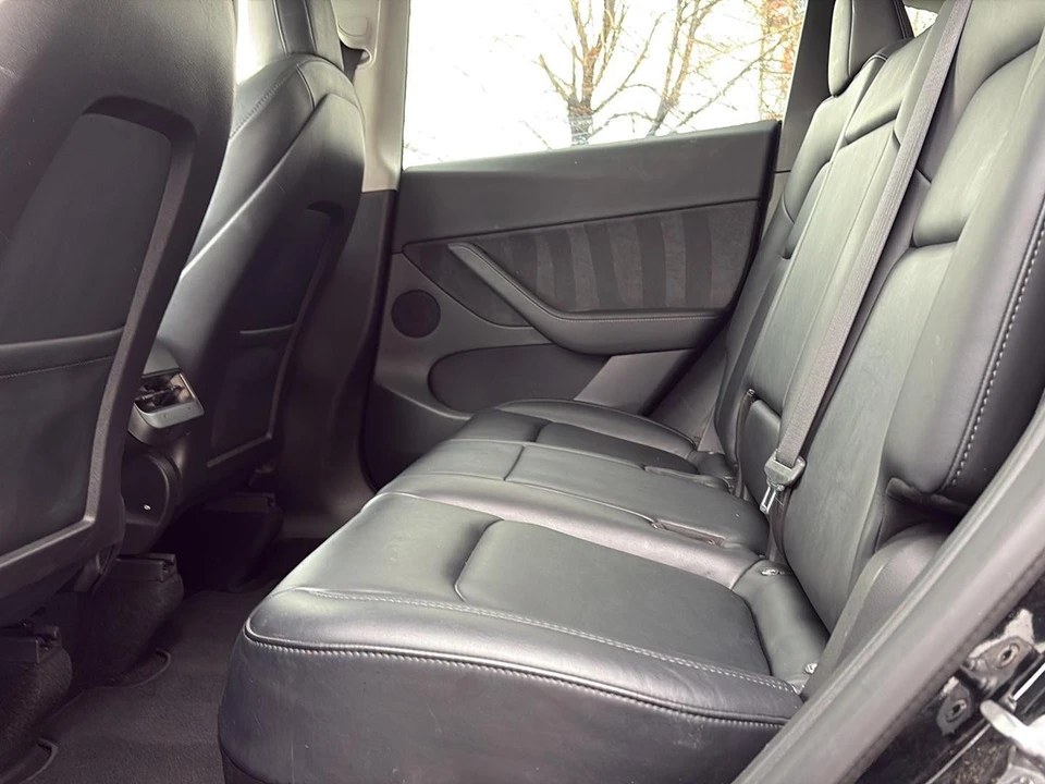 2022 Tesla Model Y Performance - Image 14 of 21