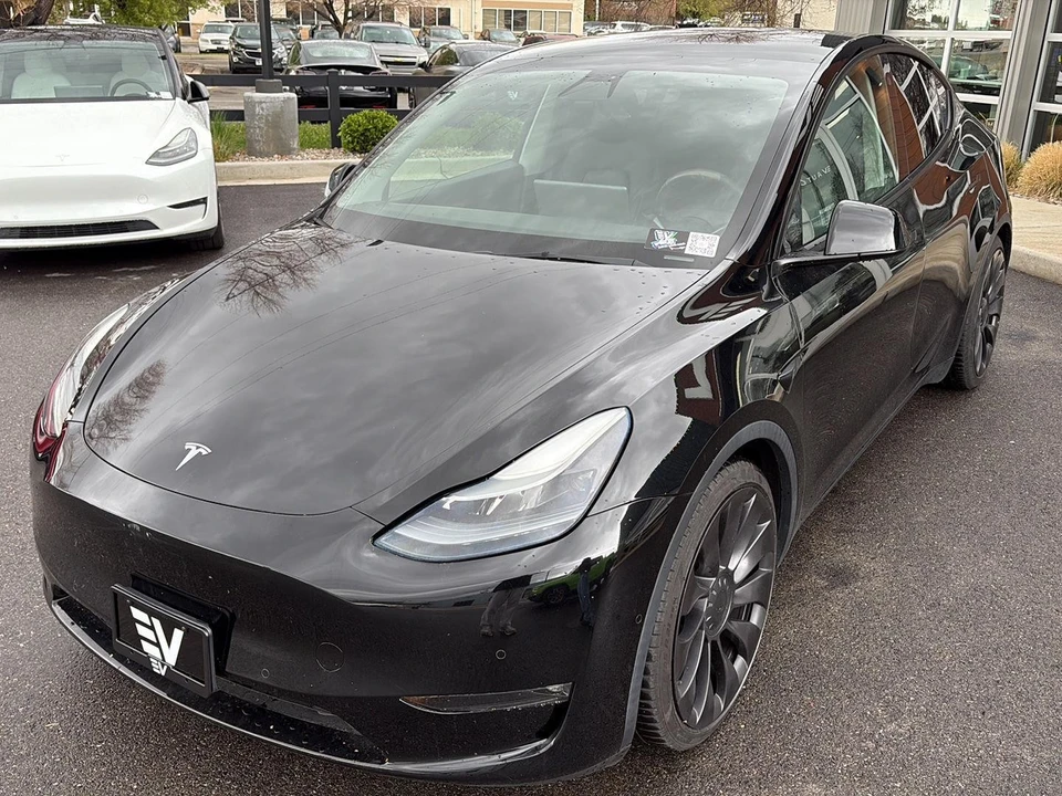 2022 Tesla Model Y Performance - Image 4 of 21