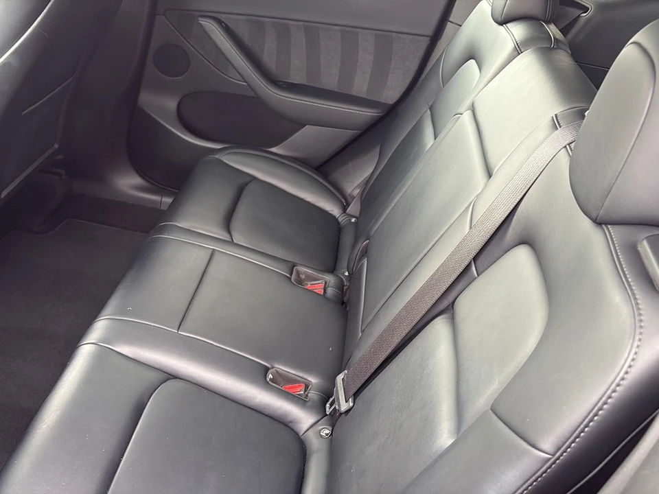 2022 Tesla Model Y Performance - Image 13 of 21