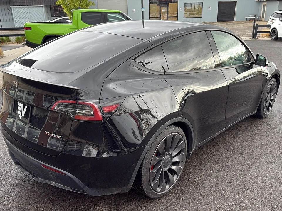 2022 Tesla Model Y Performance - Image 7 of 21