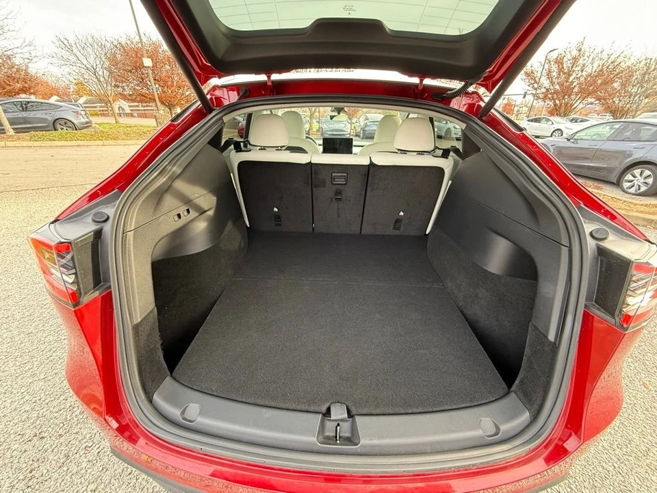 2022 Tesla Model Y Performance - Image 7 of 14
